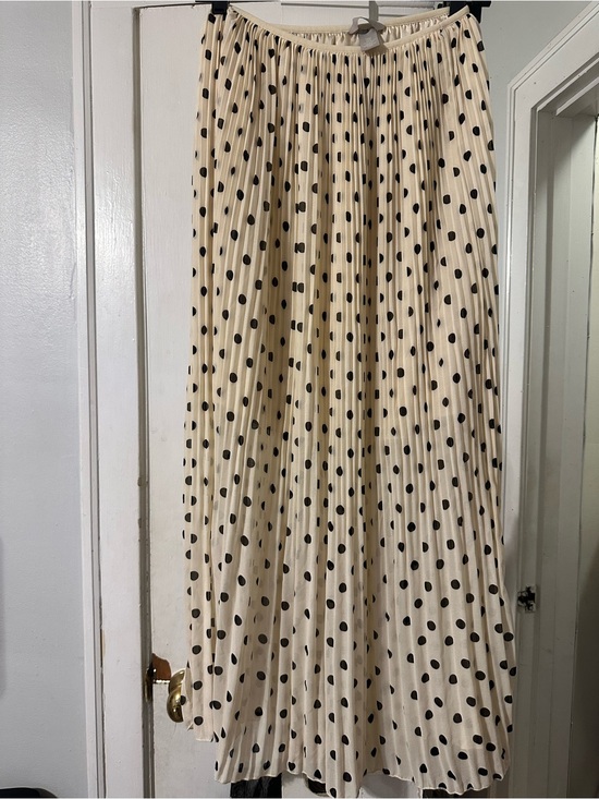 H&M Dresses & Skirts - H&M Cream Maxi Skirt with Black Polka Dots
